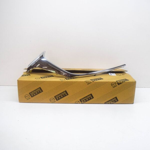 D10J507J0C - Mazda CX-3 DK Bumper Trim Front Right Inside Chrome D10J-50-7J0C NEW
